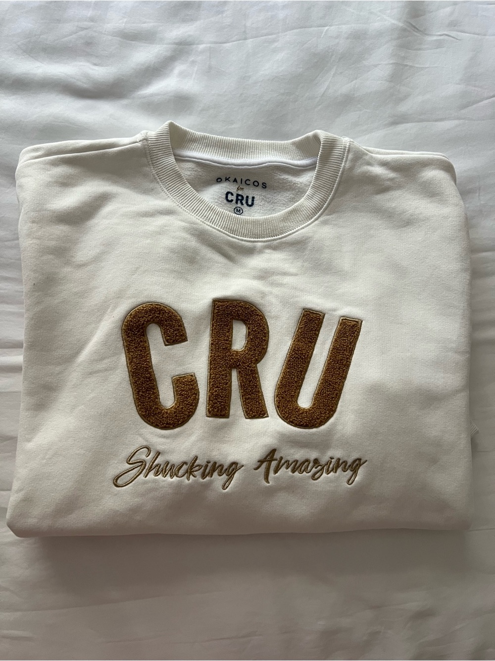 OKAICOS CRU Nantucket White Sweatshirt with Brown Applique